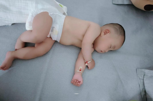 湛江1岁宝宝可以吃盐吗